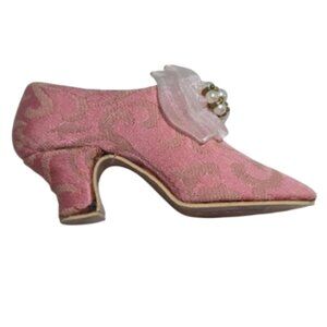 EUC Putting on the Ritz Tiny Shoe